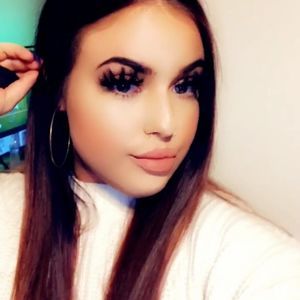 Meet your Posher, Natalie